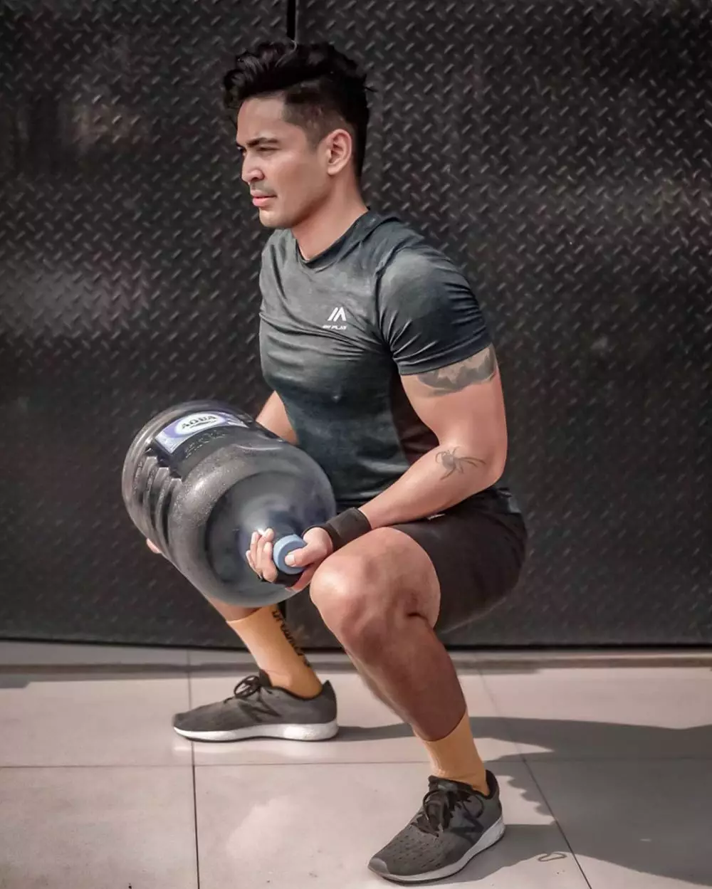 olahraga Robby Purba manfaatkan barang sekitar instagram olahraga Robby Purba manfaatkan barang sekitar instagram