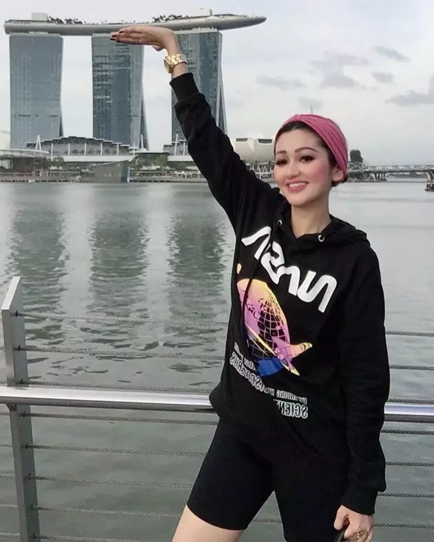 Potret terbaru Nana Khairina berbagai sumber