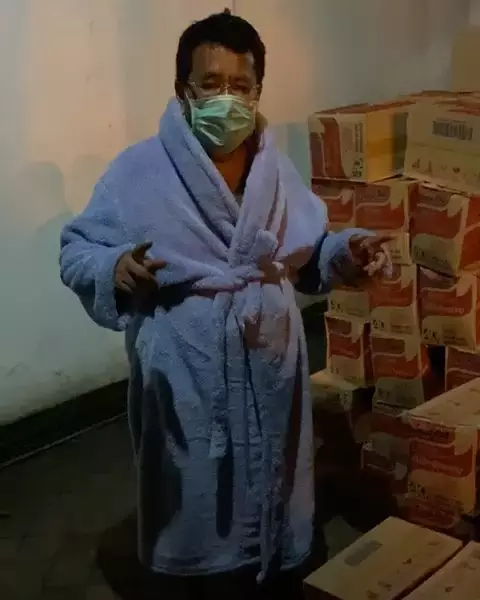 gaya busana hotman curi perhatian © 2020 brilio.net gaya busana hotman curi perhatian © 2020 brilio.net