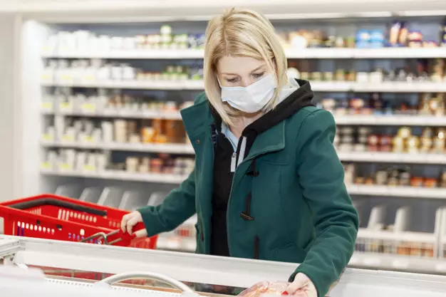 belanja cepat di supermarket © 2020 freepik.com belanja cepat di supermarket © 2020 freepik.com