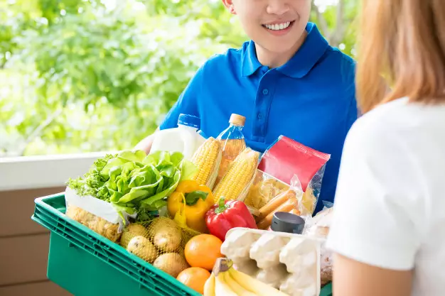 belanja cepat di supermarket © 2020 freepik.com belanja cepat di supermarket © 2020 freepik.com