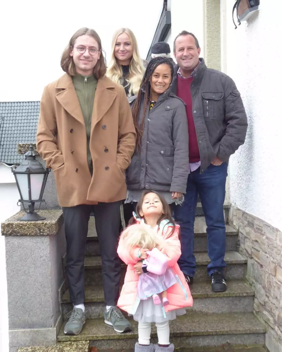 Lia Waode dan anak tiri instagram Lia Waode dan anak tiri instagram