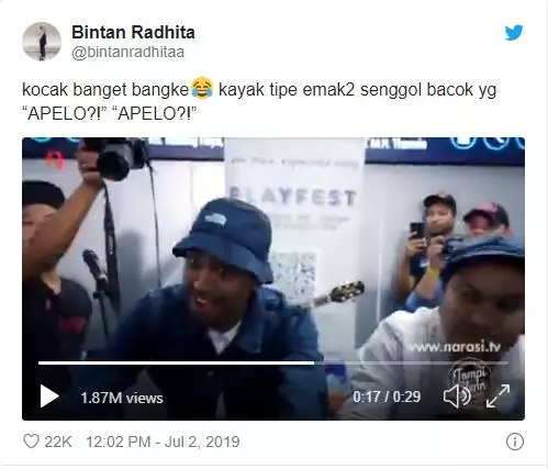 aksi emak-emak di pentas glenn tompi Berbagai sumber  aksi emak-emak di pentas glenn tompi Berbagai sumber