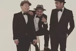 Momen kenangan aksi kocak emak-emak di pentas Tompi dan Glenn Fredly
