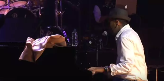 Lagu Terbaik Gleen Fredly © 2020 brilio.net Lagu Terbaik Gleen Fredly © 2020 brilio.net