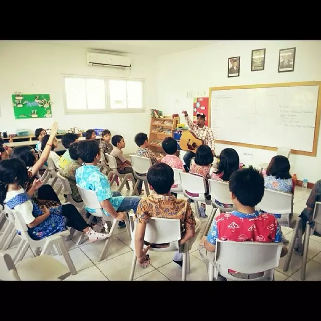 Aksi jiwa sosial Glenn  Berbagai sumber  Aksi jiwa sosial Glenn  Berbagai sumber