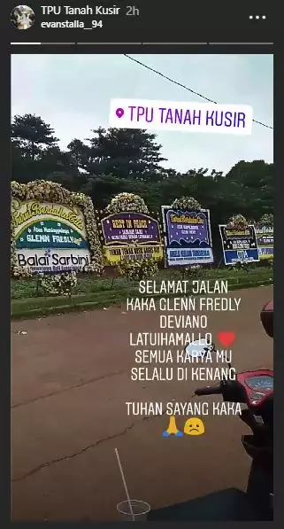 suasana pemakaman glenn fredly © 2020 brilio.net