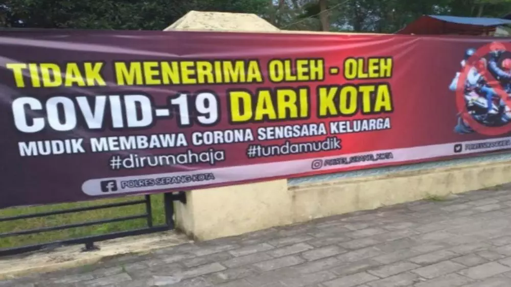 Potret spanduk unik tentang Corona Berbagai sumber
