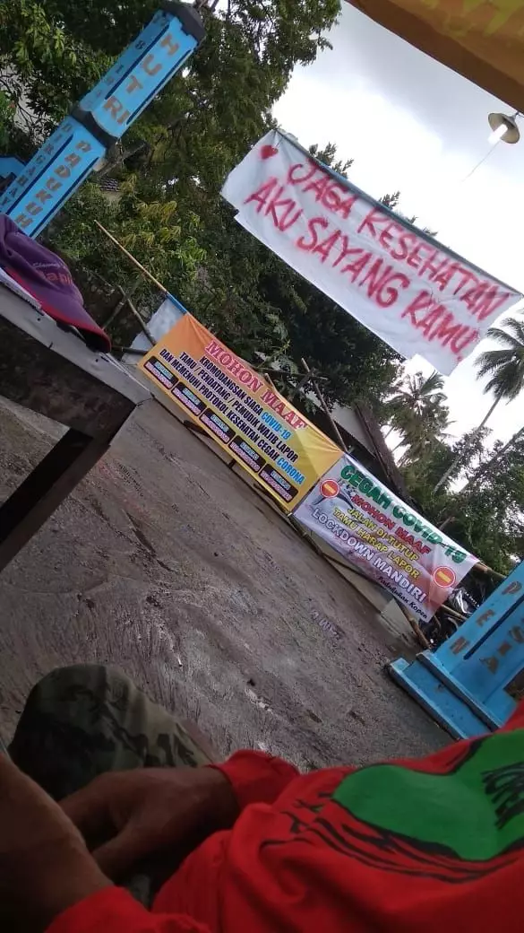 Potret spanduk unik tentang Corona Berbagai sumber