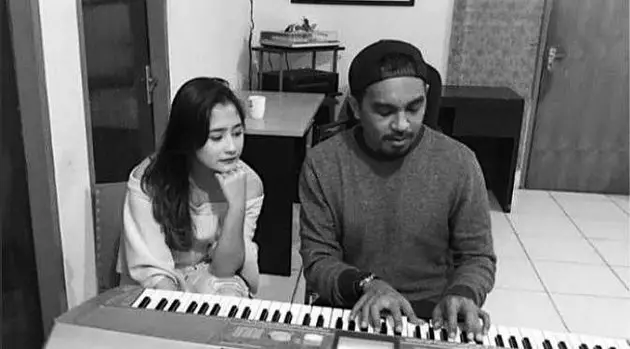 kenangan seleb dengan Glenn Fredly © 2020 instagram.com kenangan seleb dengan Glenn Fredly © 2020 instagram.com
