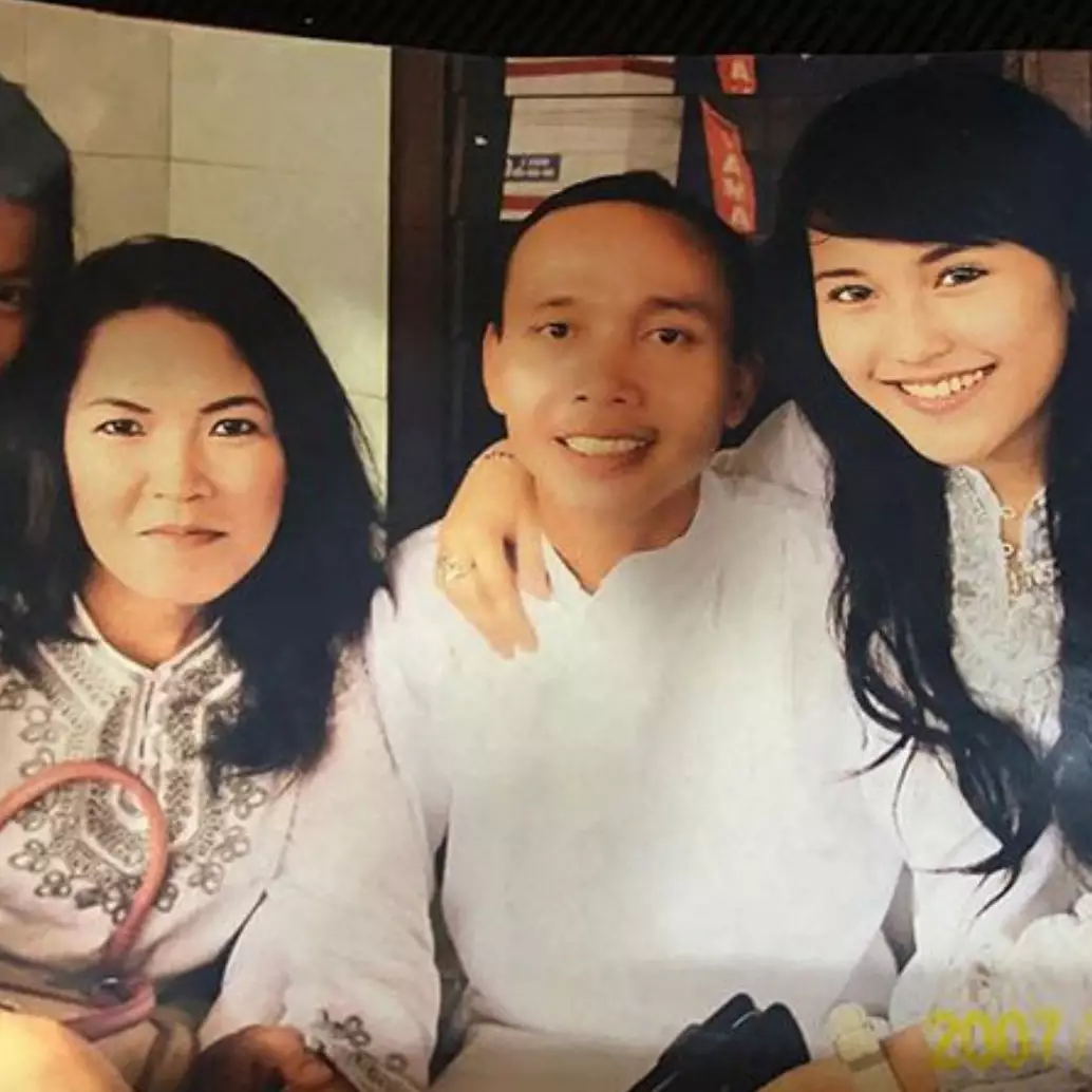 8 Potret lawas keluarga Ayu Ting Ting ini curi perhatian 