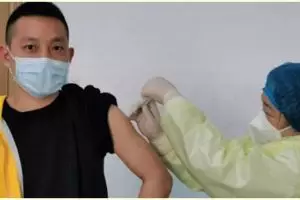 Cerita pria asal China yang jadi relawan uji vaksin Covid-19