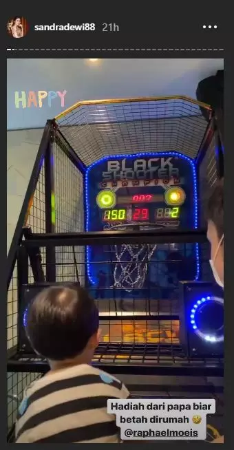 Raphael Moeis dapat mesin basket  Instagram