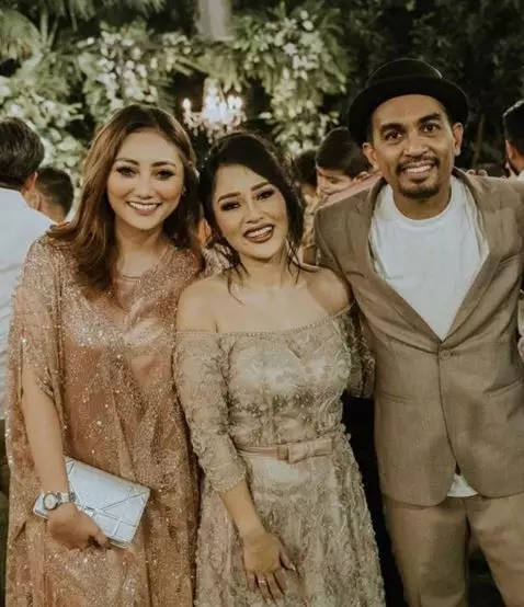 Dukungan 10 seleb untuk Mutia Ayu Instagram Dukungan 10 seleb untuk Mutia Ayu Instagram