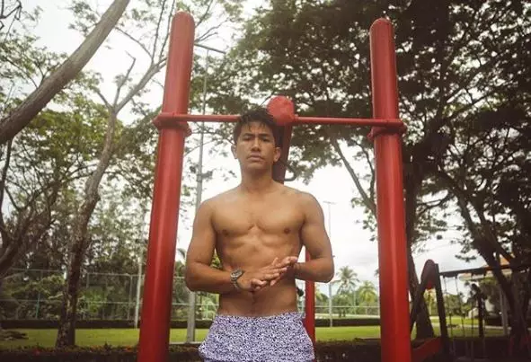 9 Potret Pangeran Mateen pamer dada bidang Instagram 9 Potret Pangeran Mateen pamer dada bidang Instagram