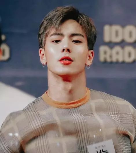 12 Idol K-Pop dengan masa trainee terlama Instagram