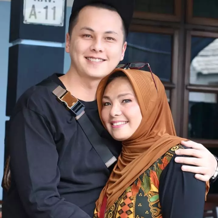 seleb anak dosen berbagai sumber