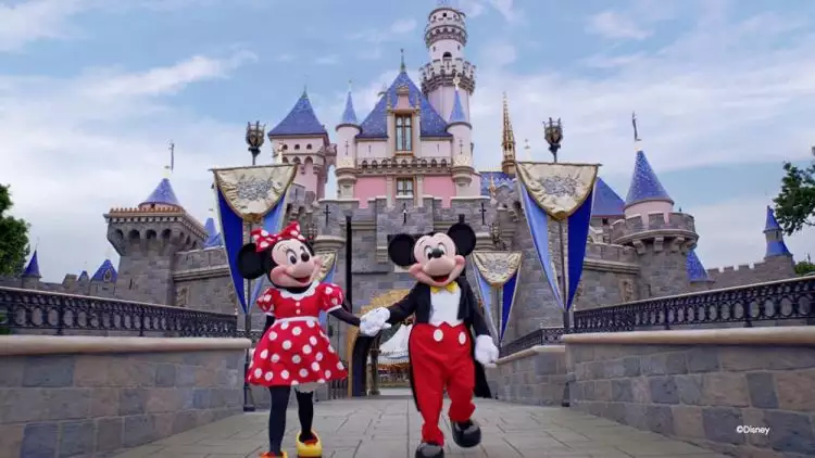 Rumahkan 43 ribu karyawan, Disneyland akan jamin tunjangan