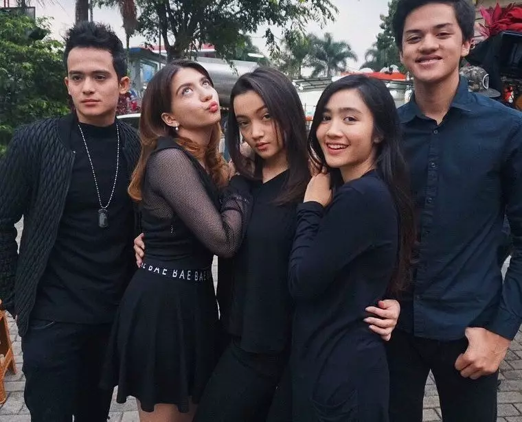 Gaya pacaran Megan Domani dan Jeremie Moeremans berbagai sumber