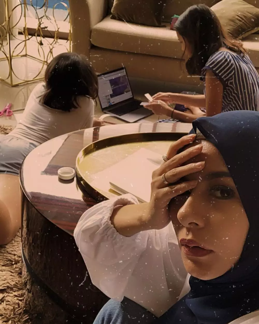 Seleb cantik didik anak di rumah  © 2020 brilio.net Seleb cantik didik anak di rumah  © 2020 brilio.net