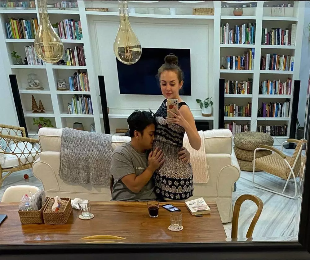 rianti pamer baby bump © 2020 brilio.net