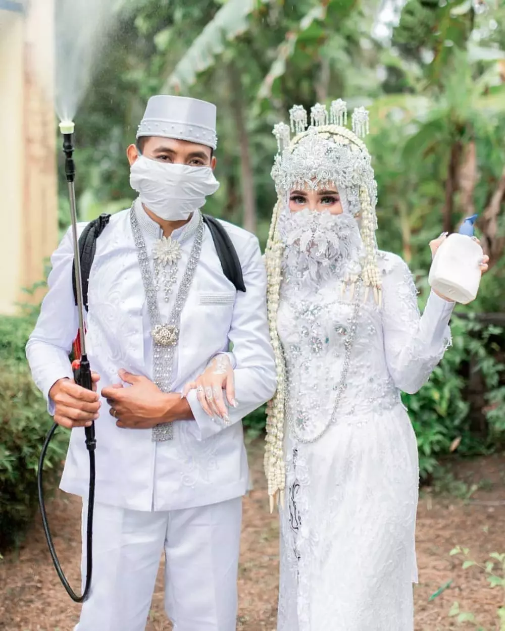 gaya pengantin pakai masker instagram