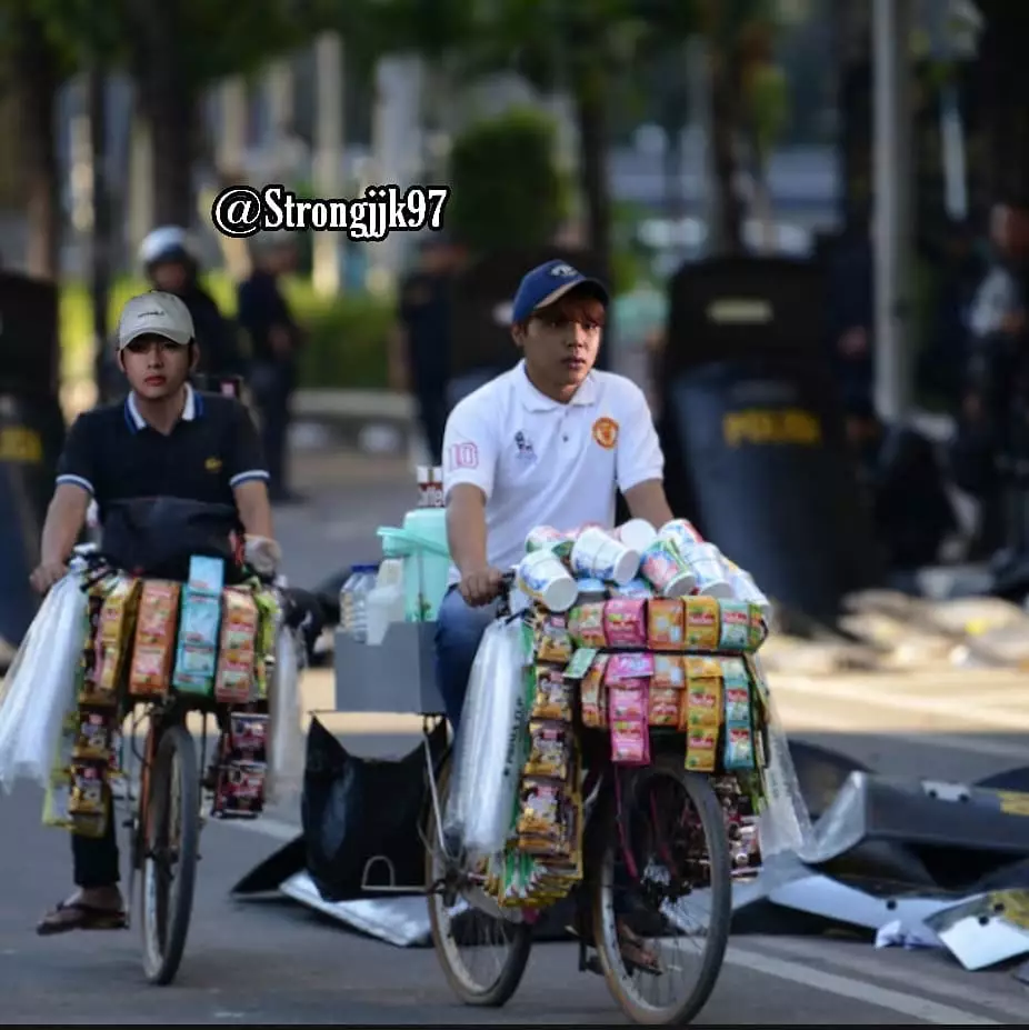 editan foto personel BTS instagram