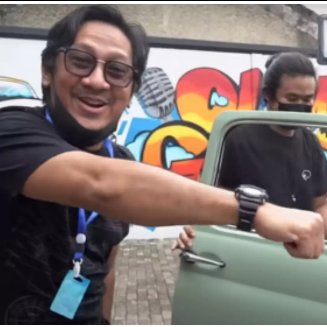 8 Penampakan mobil baru Andre Taulany, harganya bikin melongo