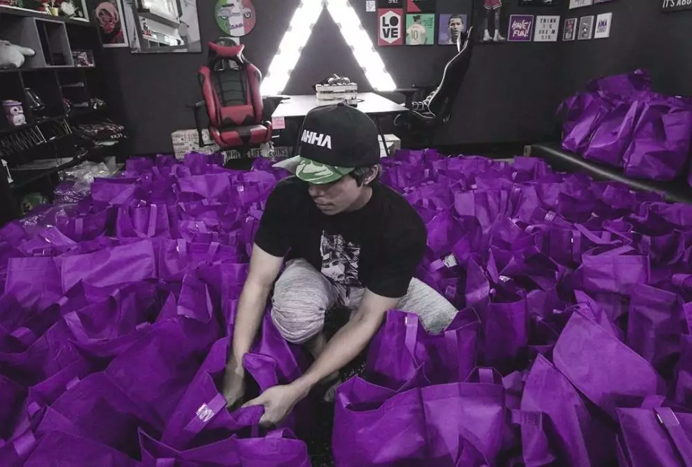 seleb bagikan sembako instagram seleb bagikan sembako instagram