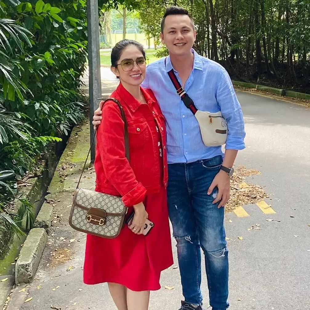  8 Momen Ussy Sulistiawaty mencukur rambut Andhika, tuai pujian