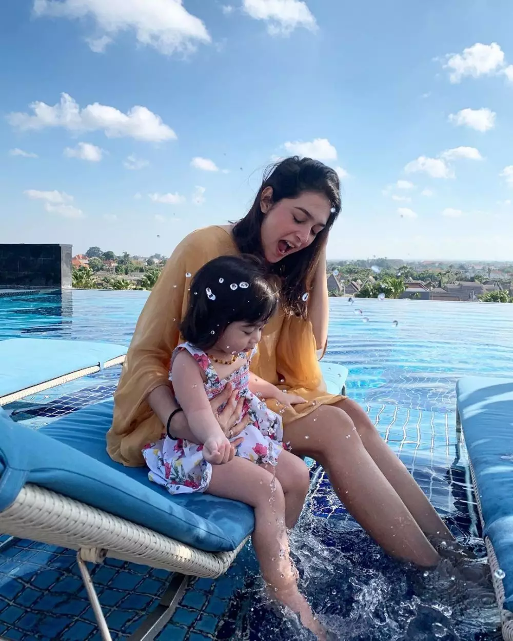 Nabila Syakieb momong anak Instagram Nabila Syakieb momong anak Instagram