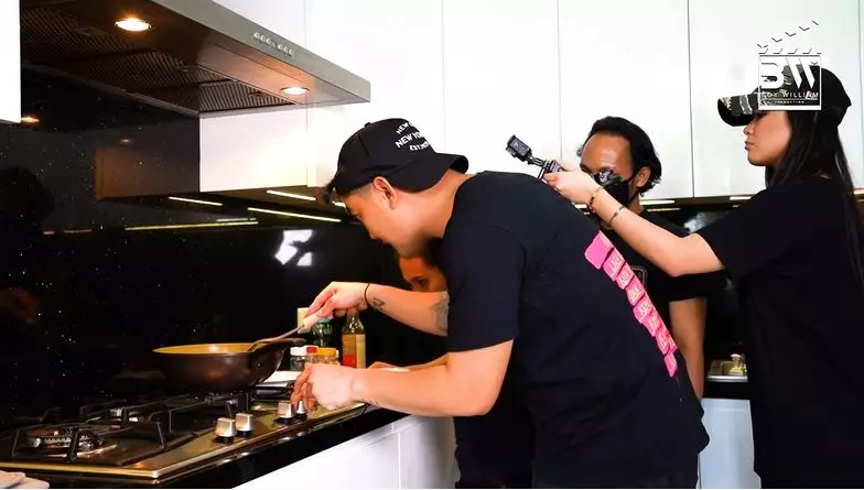 boy william masak untuk ART © 2020 brilio.net boy william masak untuk ART © 2020 brilio.net