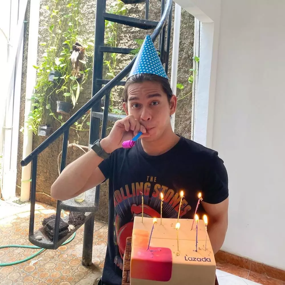 Potret rumah Rangga Azof instagram Potret rumah Rangga Azof instagram