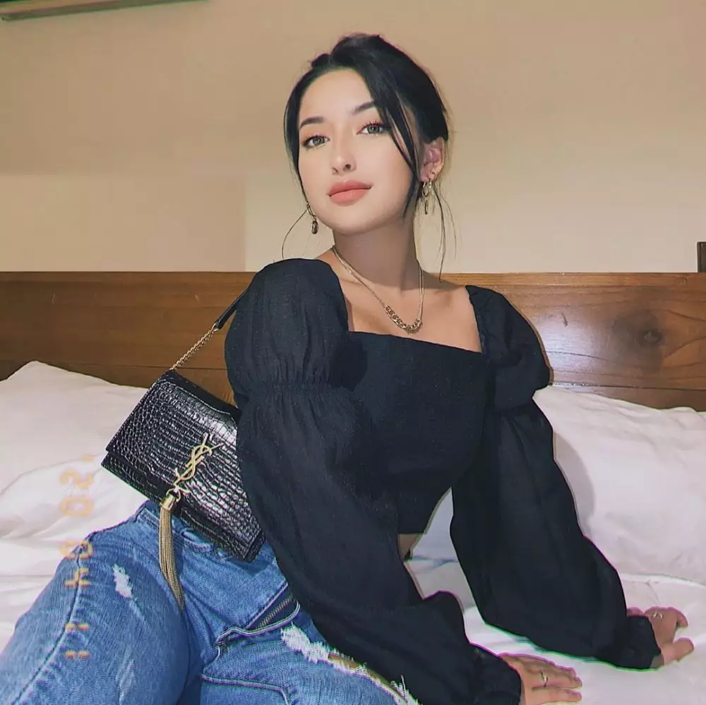 6 Wanita cantik ini berbagai sumber