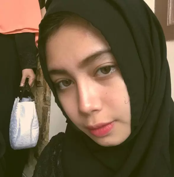 6 Wanita cantik ini berbagai sumber