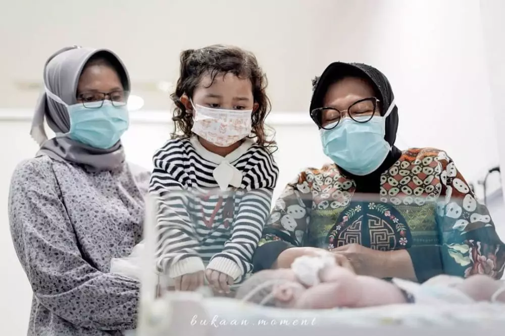 Risma sambut cucu kedua instagram