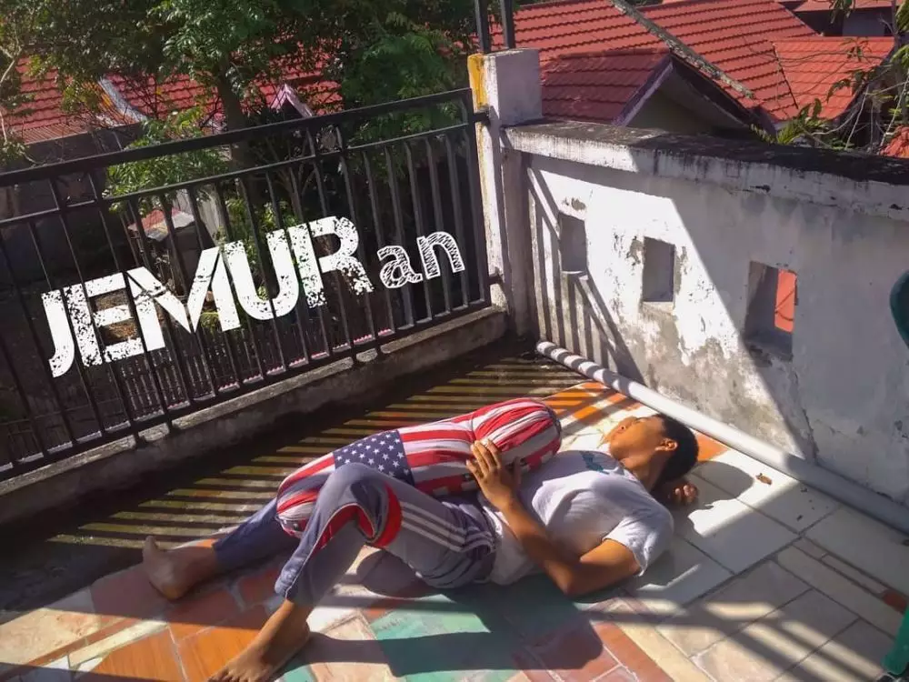 10 Kelakuan orang berjemur Instagram 10 Kelakuan orang berjemur Instagram