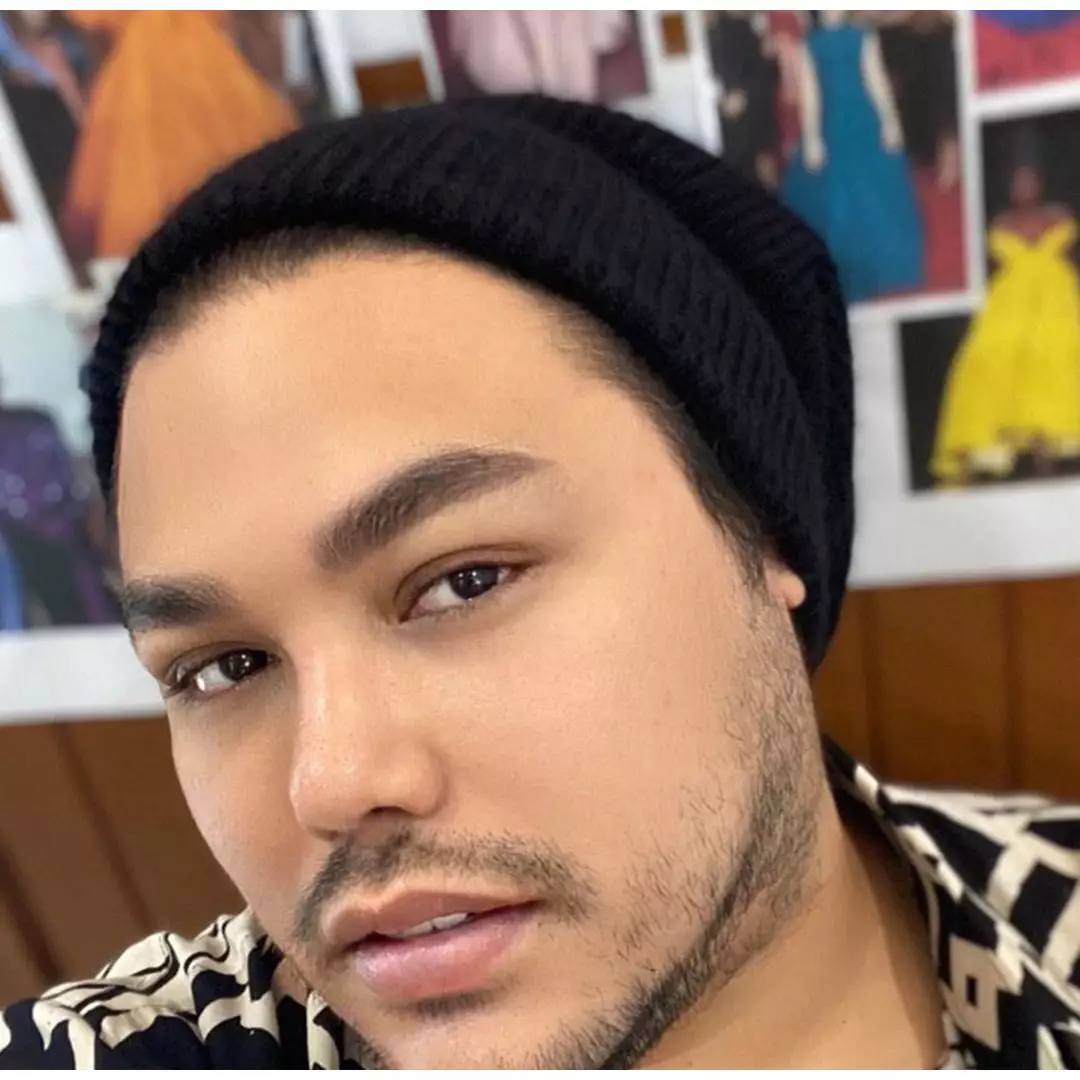 5 Gaya Ivan Gunawan saat pamer gaya rambut baru, semakin ganteng