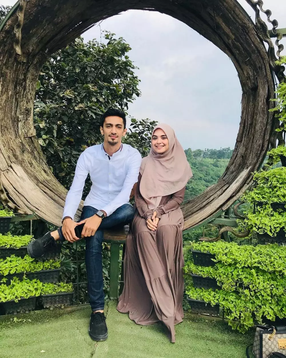 Momen Vebby dan Razi  Instagram