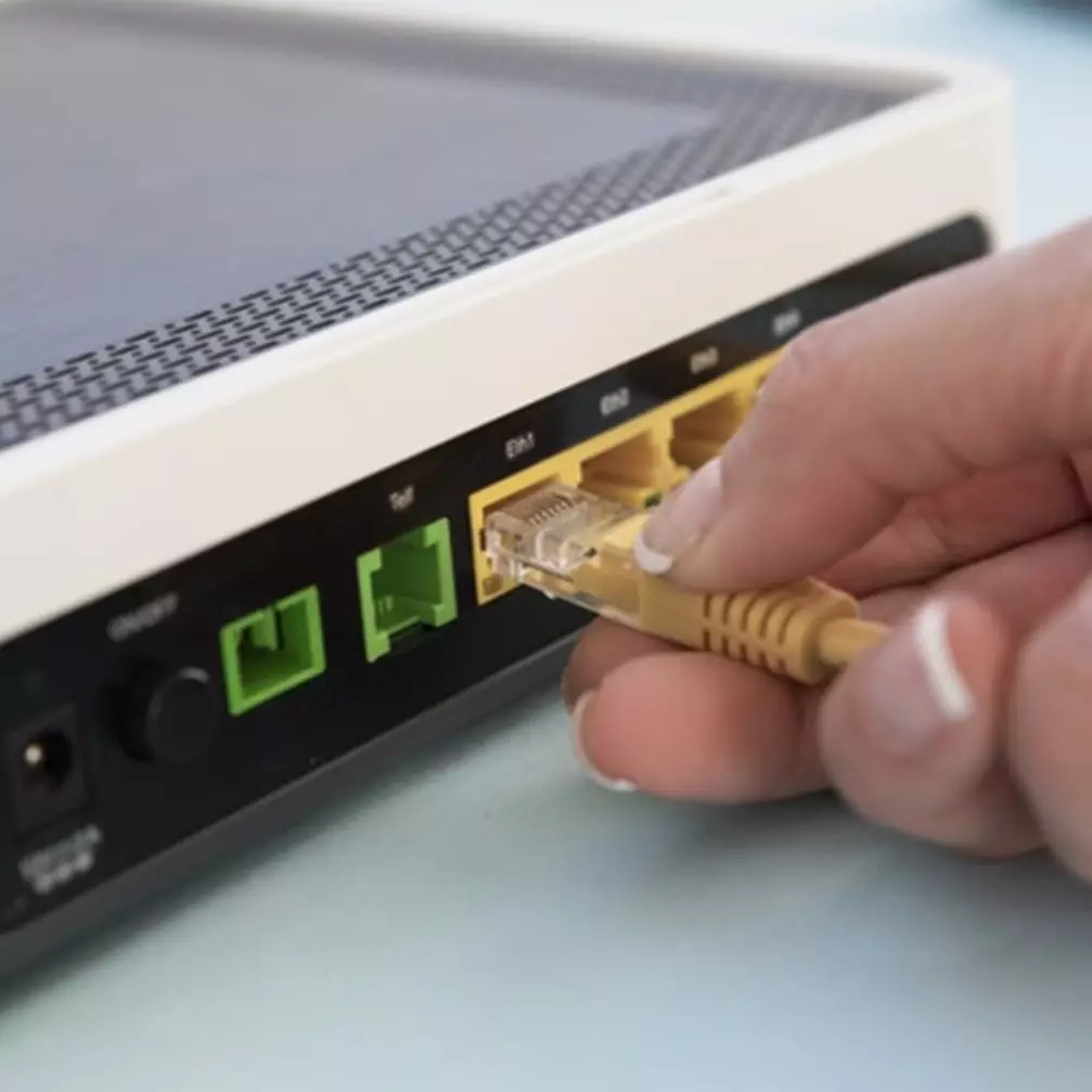 Macam-macam router lengkap dengan fungsi dan kegunaannya.