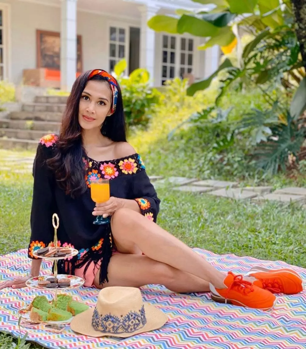 Diah permatasari santai seperti di pantai © 2020 brilio.net Diah permatasari santai seperti di pantai © 2020 brilio.net