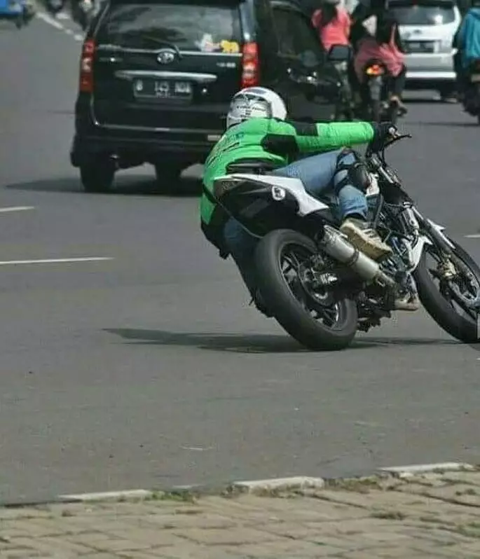 driver ojek online motogp © 2020 brilio.net