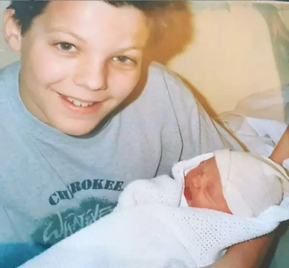 10 Potret personel One Direction saat belia Instagram