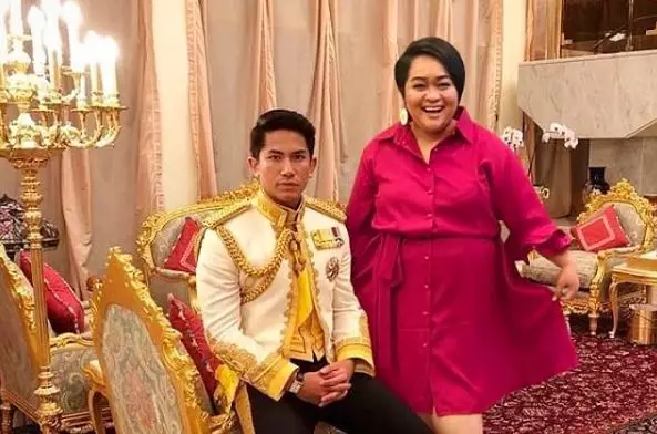 8 Editan foto Sinyorita Instagram