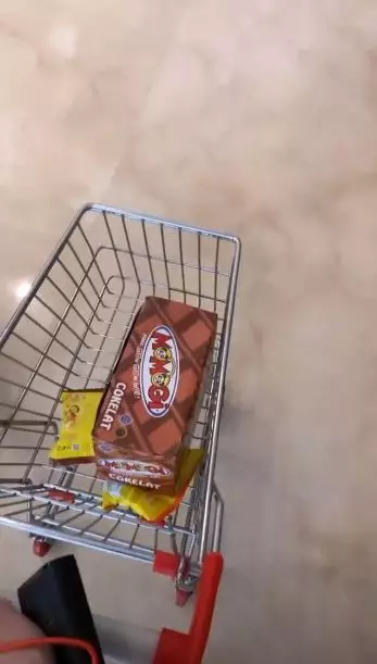 minimarket di rumah nindy © 2020 brilio.net