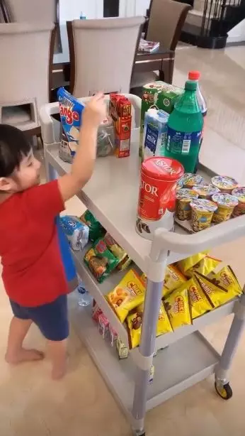 minimarket di rumah nindy © 2020 brilio.net