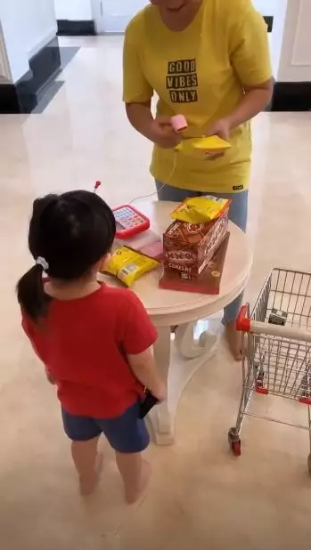 minimarket di rumah nindy © 2020 brilio.net