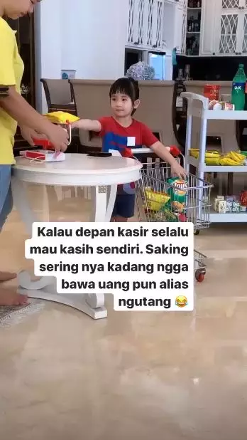 minimarket di rumah nindy © 2020 brilio.net