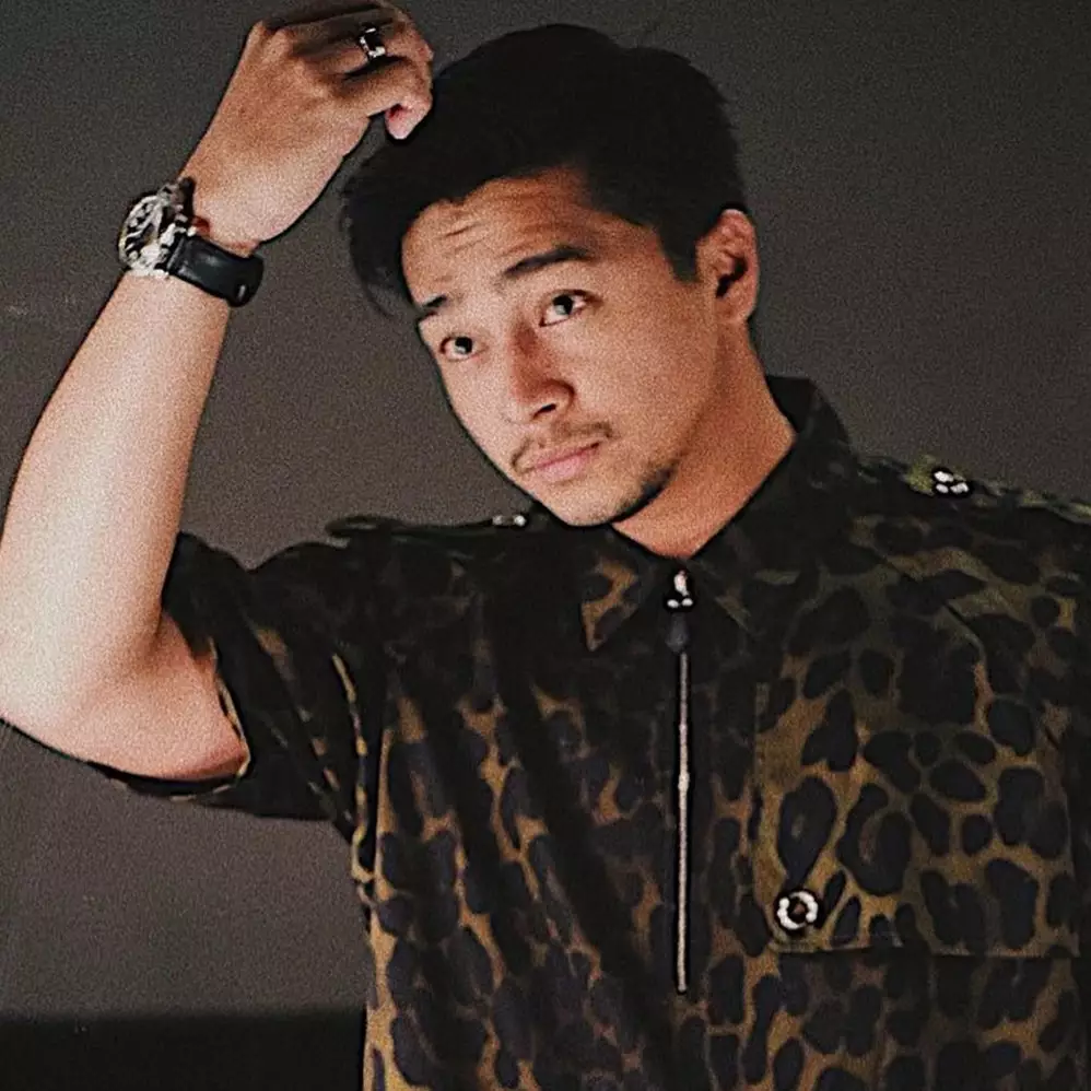 Deva Mahenra ultah ke-30, kue dari Mikha Tambayong curi perhatian