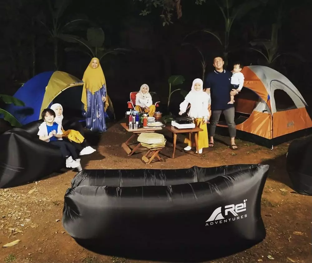 Cara seleb bikin anak betah di rumah  Instagram &  YouTube